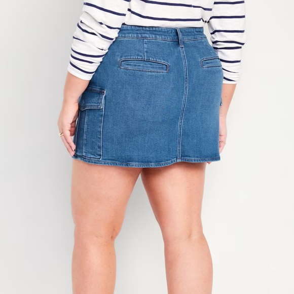 NWT OLD NAVY Mid-Rise OG Jean Mini Skirt Color: Medium Wash Cargo - Picture 8 of 9